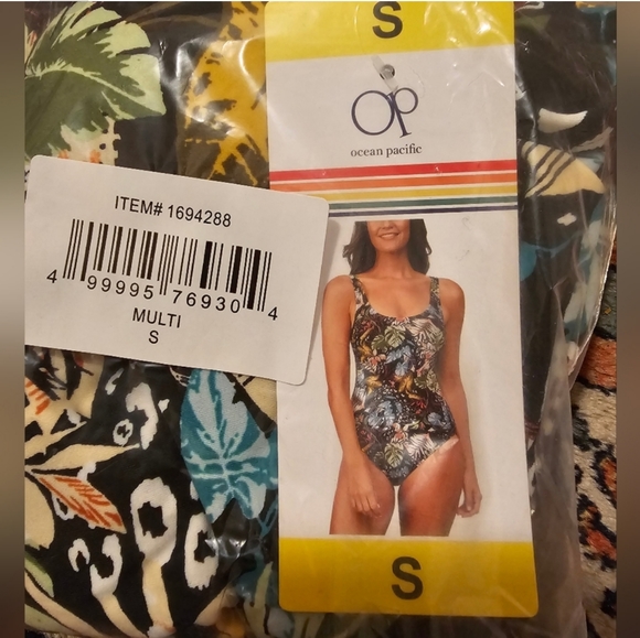 Ocean Pacific Ladies Swimsuit ~ Multi Color ( Tropical Jungle ) - Picture 4 of 6